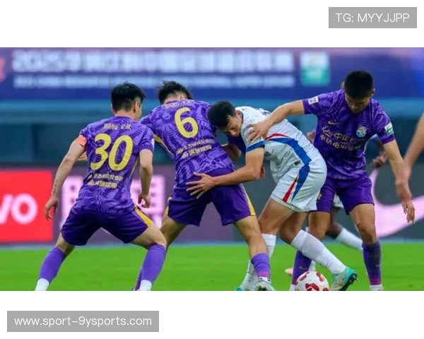 上海申花拉唐前场抢断快速反击，激发球迷激情